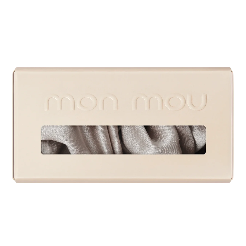 MON MOU Silk Large Scrunchie Taupe - Об'ємна резинка для волосся з натурального шовку - фото №1 MON MOU Silk Large Scrunchie Taupe - Об'ємна резинка для волосся з натурального шовку - фото №1
